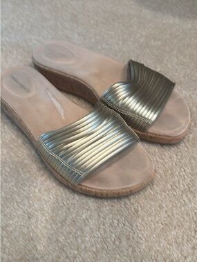 Women’s slides
